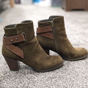 JustFab Sage Green Ankle Boots, sz 8.5